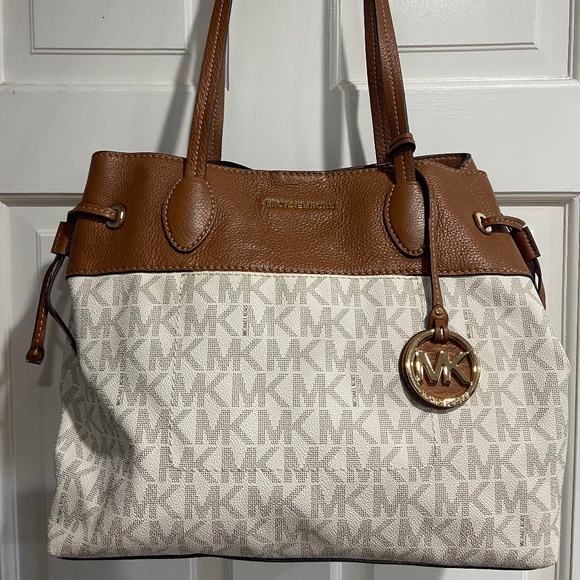 Michael Kors Marina Large Drawstring Tote - Picture 1 of 7